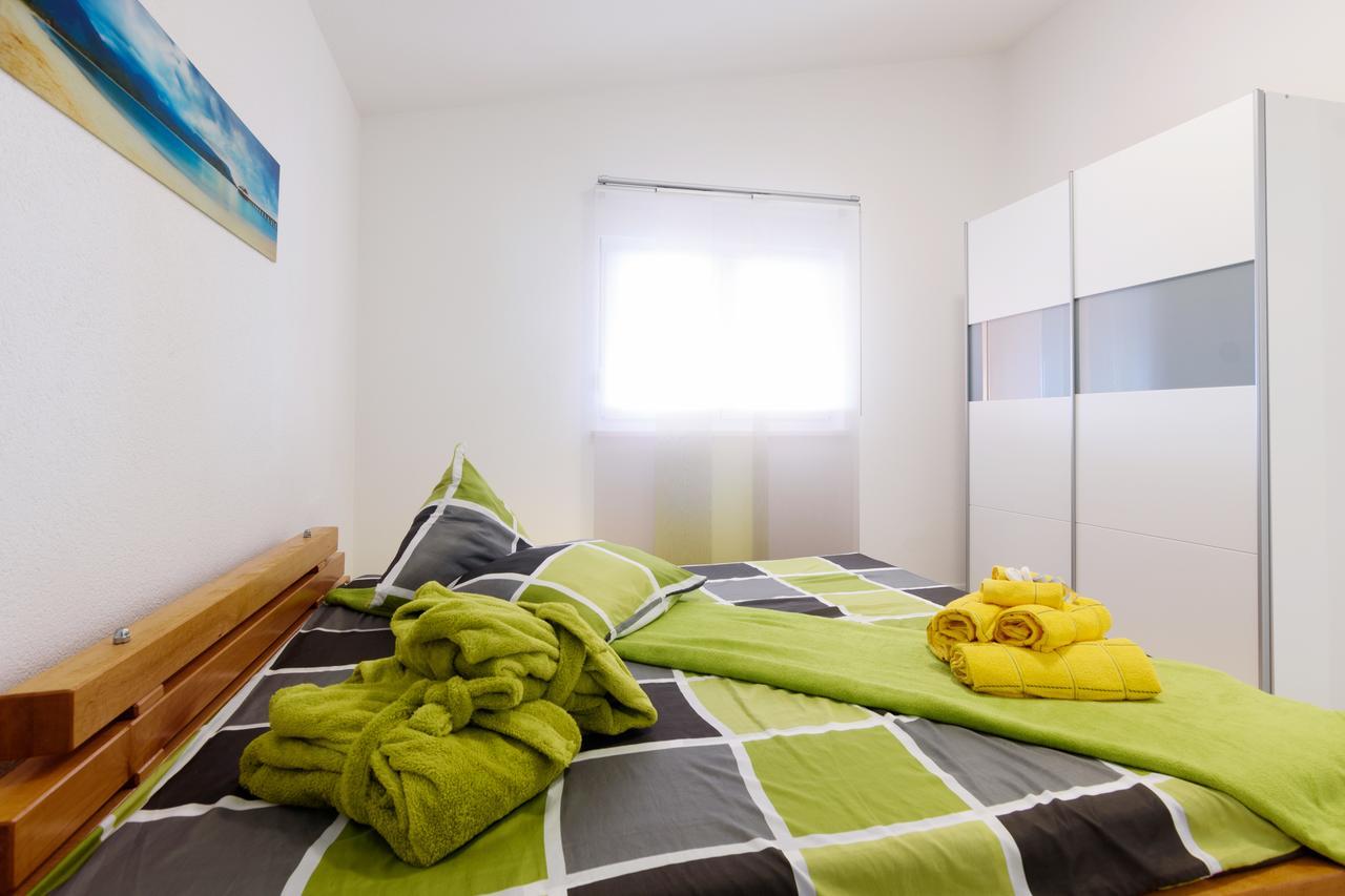 Studio Apartment Maslina Gornji Karin Exterior foto