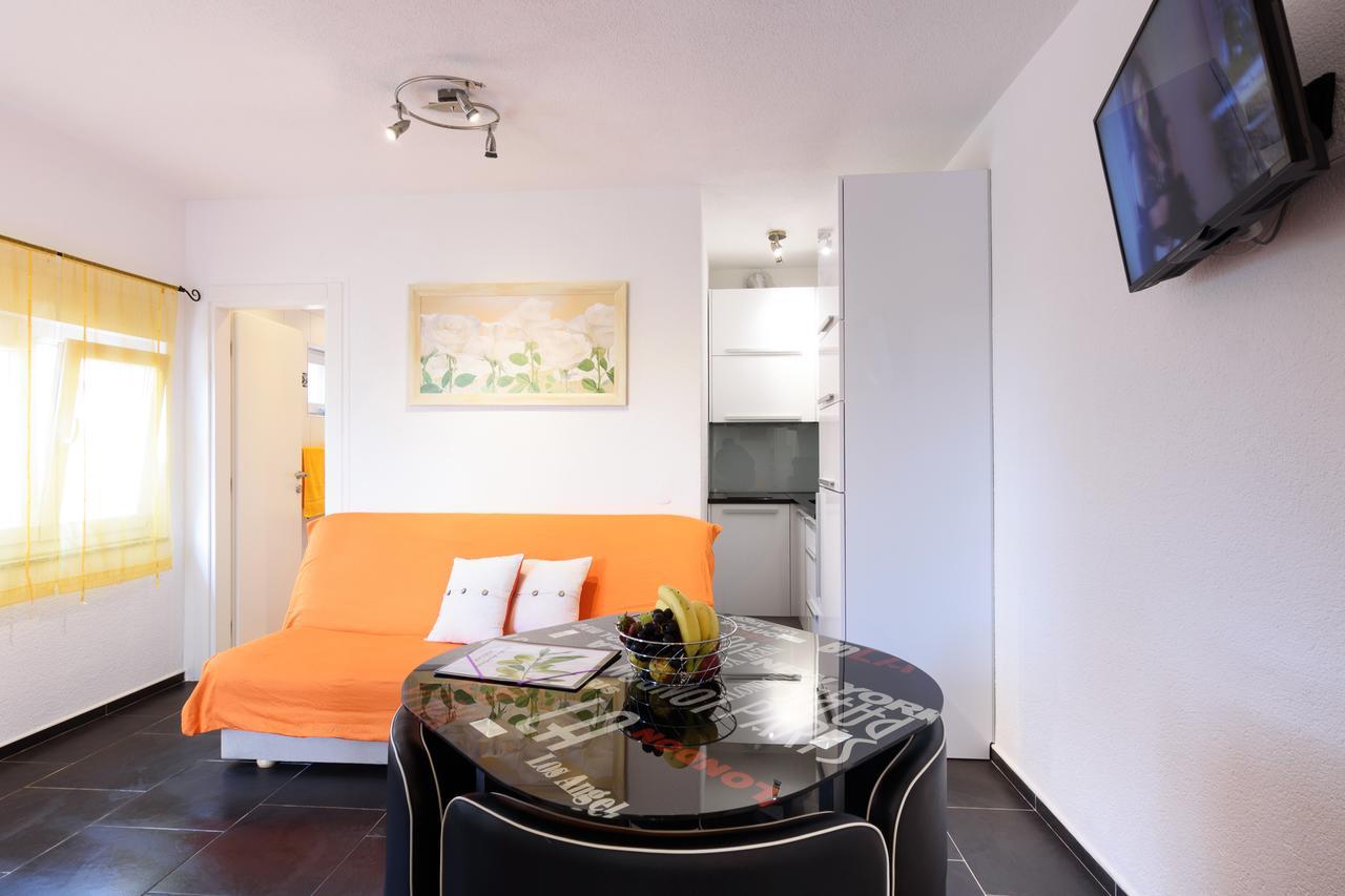Studio Apartment Maslina Gornji Karin Exterior foto