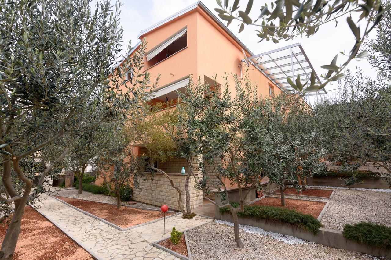 Studio Apartment Maslina Gornji Karin Exterior foto